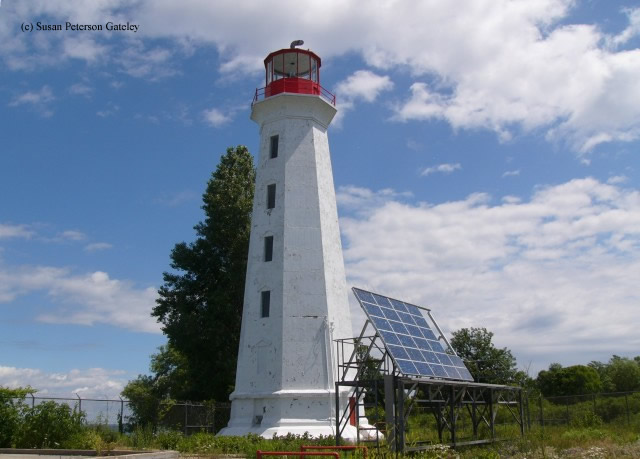 Photo of the Main Duck Island Lighthouse.