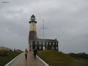Gray skies against the lighthouse.
