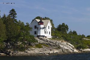The Perkins Island Lighthouse and dwelling.