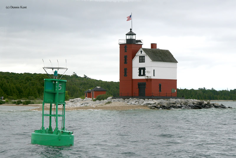 Photo of the Round Island Lighthouse.